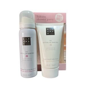 Sakura Shower Part Shower Gel And Body Cream Gift Set